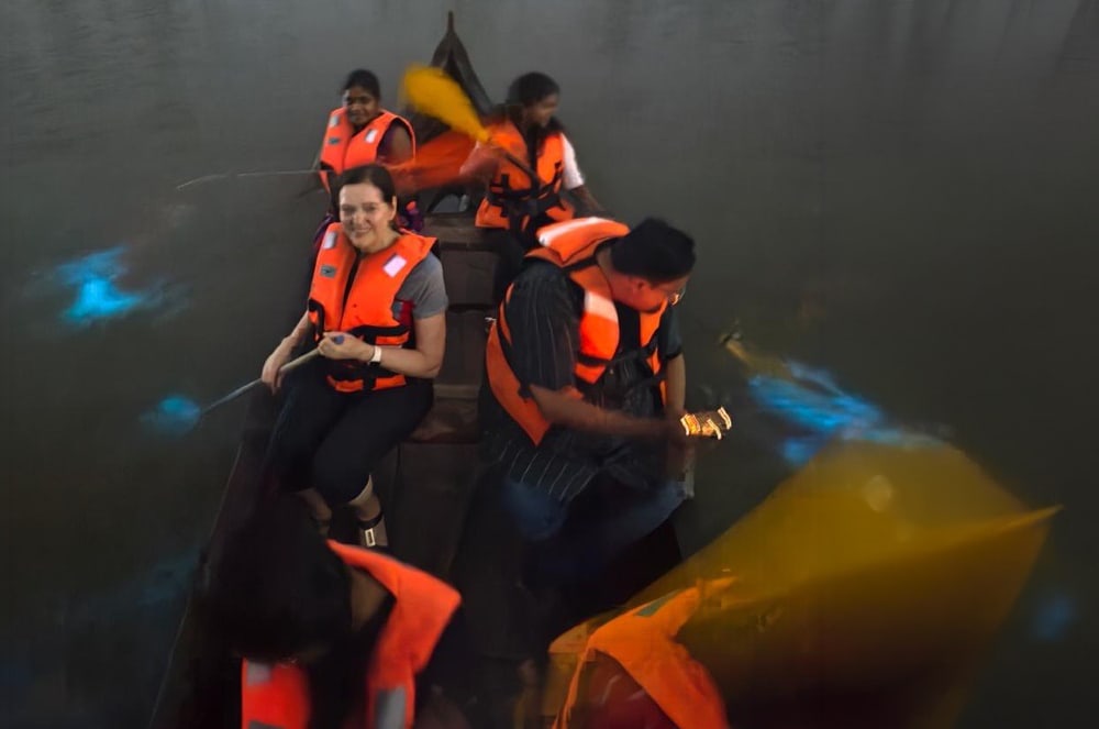 Rochat and Toastmasters from District 87 paddle at night, in the island village of Kumbalangi, to witness the famed bioluminescence in India’s waters. “It’s quite magical!” she says.