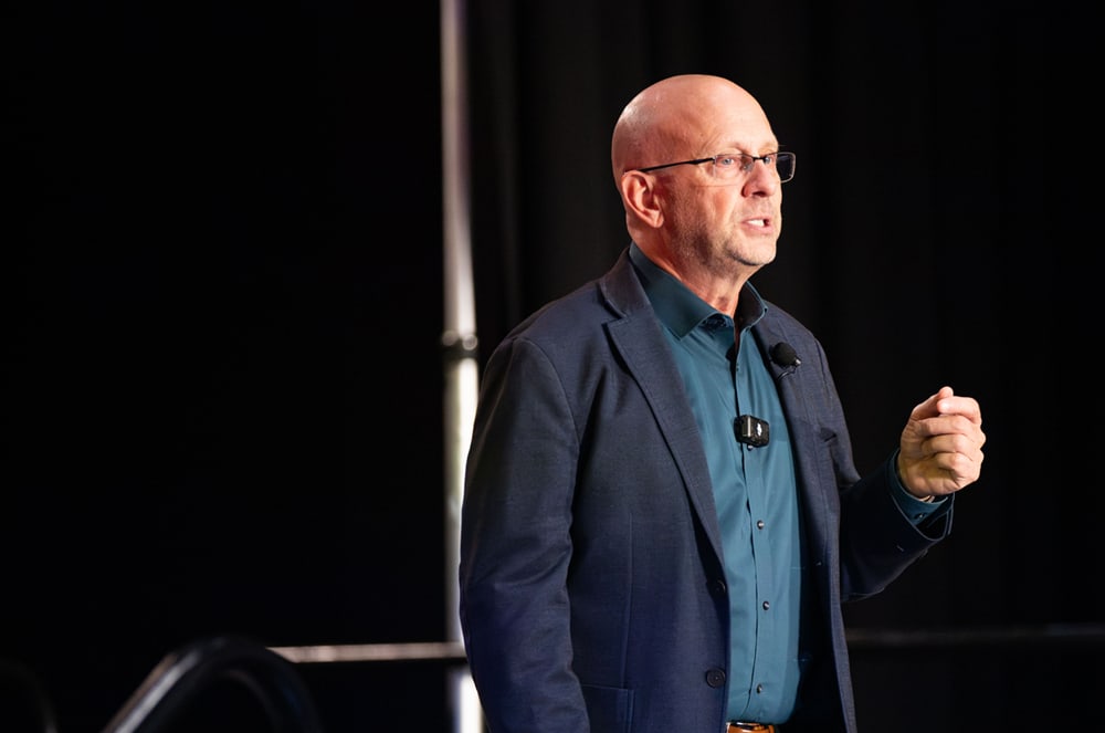 Darren LaCroix presents tips on speaking outside of Toastmasters settings.